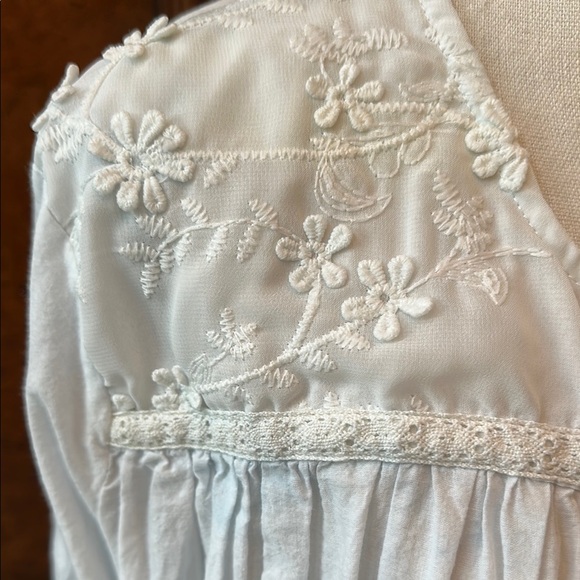 POL OMBRE EYELET TIE SLEEVE BLOUSE - Picture 7 of 17